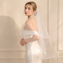 Load image into Gallery viewer, Horsehair wedding veil with comb, 2 Tier