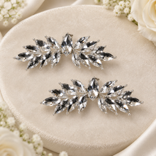 Load image into Gallery viewer, Crystal Leaf Shoe Clips – Removable Bridal Shoe Embellishments