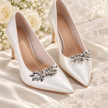 Load image into Gallery viewer, Crystal Leaf Shoe Clips – Removable Bridal Shoe Embellishments