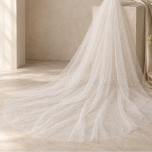 Load image into Gallery viewer, Scattered Pearl Bridal Veil – Ivory, White or Champagne | 75–500 cm