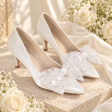 Load image into Gallery viewer, Sparkling Sequin Bow Shoe Clips – Pearl Tulle Bridal Shoe Bows