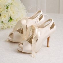 Load image into Gallery viewer, Vintage Satin Mary Jane Bridal Shoes