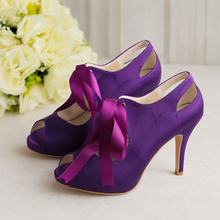 Load image into Gallery viewer, Vintage Satin Mary Jane Bridal Shoes