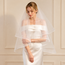 Load image into Gallery viewer, Horsehair wedding veil with comb, 2 Tier