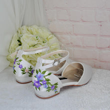 Load image into Gallery viewer, Ivory Bridal Sandals – Handmade Satin Flat Wedding Shoes With Floral Embroidery UK9/US11