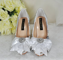 Load image into Gallery viewer, Alice in Wonderland Bridal Pumps: Handmade Decoupage Wedding Shoes