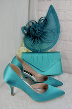 Load image into Gallery viewer, Teal Satin Bridal Set: Handmade Low Heels, Clutch Bag, Fascinator