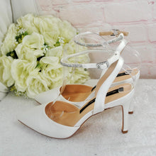 Load image into Gallery viewer, Ivory Satin Bridal Set: Slingback Heels, Clutch Bag, Sinamay Fascinator