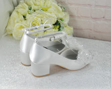 Load image into Gallery viewer, Harriet - Sequin Bow