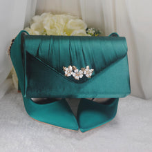 Load image into Gallery viewer, Emerald Green Satin Bridal Set: Handmade Heels, Clutch, Fascinator