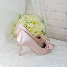 Load image into Gallery viewer, Blush Pink Satin Bridal Set: Handmade Heels, Clutch, Fascinator