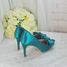Load image into Gallery viewer, Teal Satin Bridal Set: Handmade Heels, Clutch Bag, Fascinator