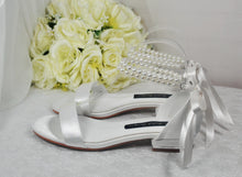 Load image into Gallery viewer, Double Pearl Ankle Straps, Wedding Shoes Accessories, Bridal Shoes Straps, Bridesmaids Accessories