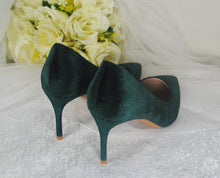 Load image into Gallery viewer, Emerald Green Velvet Heels