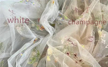 Load image into Gallery viewer, Delicate Meadow Flower Veil