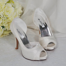 Load image into Gallery viewer, Satin and Lace Bridal Shoes