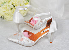 Load image into Gallery viewer, Ivory Wedding Shoes, Embroidered Satin Heels- Size UK5/US7.5