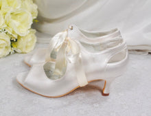 Load image into Gallery viewer, Vintage Style Wedding Shoes - Other Colours
