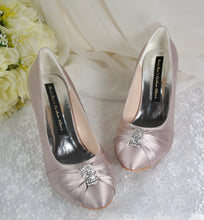 Load image into Gallery viewer, Satin Wedding Shoes - UK6/US8.5