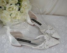 Load image into Gallery viewer, Ivory Lace Pointy Toe Flats with Small Pearl - Size UK4/US6.5