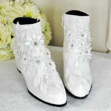 Load image into Gallery viewer, Block Heel Bridal Boots