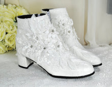 Load image into Gallery viewer, Block Heel Bridal Boots