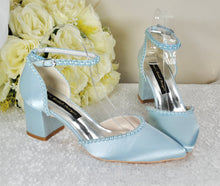 Load image into Gallery viewer, Block Heel with Pearls