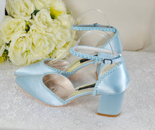 Load image into Gallery viewer, Block Heel with Pearls