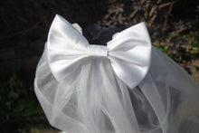 Load image into Gallery viewer, Short Bridal Veil with Bow - Custom Colours