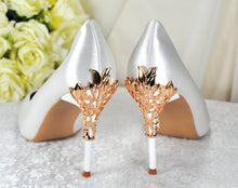 Load image into Gallery viewer, Ivory with Gold Filigree Vine Heels