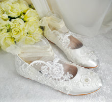 Load image into Gallery viewer, Lace Bridal Shoes Size UK8