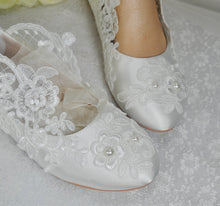 Load image into Gallery viewer, Lace Bridal Shoes Size UK8