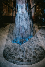 Load image into Gallery viewer, Black Spiderweb Veil