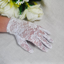 Load image into Gallery viewer, Off White Short Bridal Lace Gloves