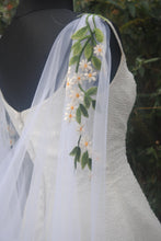 Load image into Gallery viewer, Flower Appliqué Wedding Cape