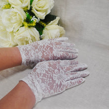 Load image into Gallery viewer, Off White Short Bridal Lace Gloves