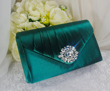 Load image into Gallery viewer, Beautiful Crystal Shoe Clips and Matching Bag