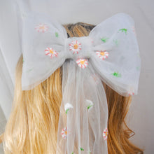 Load image into Gallery viewer, Daisy Bow