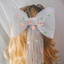 Load image into Gallery viewer, Daisy Bow