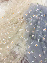 Load image into Gallery viewer, Daisy Flower Floral Veil, Beautiful Wedding Veil with Small Delicate Embroidered Flowers