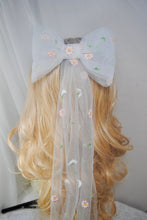 Load image into Gallery viewer, Daisy Bow