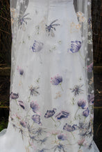 Load image into Gallery viewer, Lotus Flower Veil