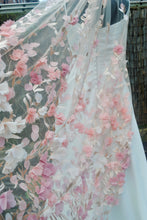 Load image into Gallery viewer, Pink 3D Flower Floral Veil, Beautiful Wedding Veil with Embroidered Rose Gold Leaves and Flowers