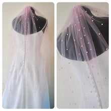 Load image into Gallery viewer, Pearl Bridal Veils