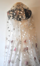 Load image into Gallery viewer, Lotus Flower Floral Veil, Wedding Veil with Pink Lotus Flowers