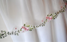 Load image into Gallery viewer, Rose Embroidered Lace Edge Bridal Veil, Fingertip Length White Ivory Wedding Veils with Comb, Accessories for Bride