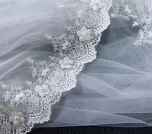 Load image into Gallery viewer, 3D Flower Lace Edge Embroidered Bridal Veil with Pearls,