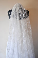 Load image into Gallery viewer, Beautiful white wedding veil sparkling embroidered flowers