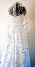Load image into Gallery viewer, Embroidered Floral Bridal Veil, Unique Leaf Veil with 3D Silk Butterflies
