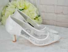 Load image into Gallery viewer, Kitten Heel Lace Bridal Shoes UK5/US7.5